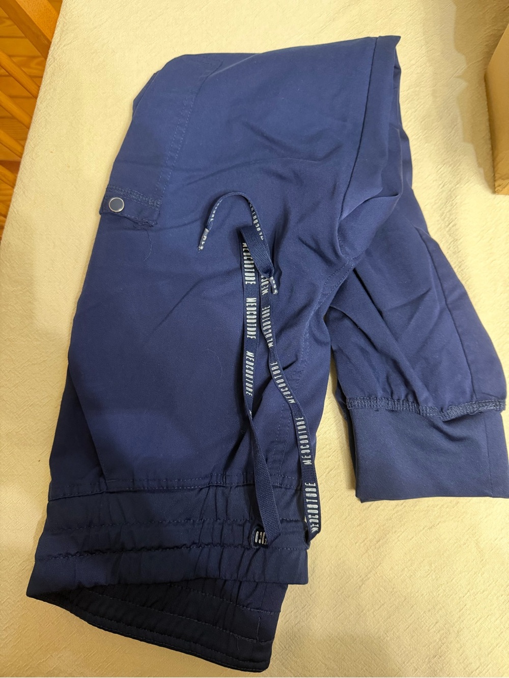 Women’s navy blue jogger scrub pant